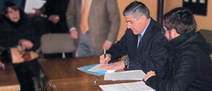 CNTV y Municipio de Coihueco firman convenio para implementar Novasur en aulas